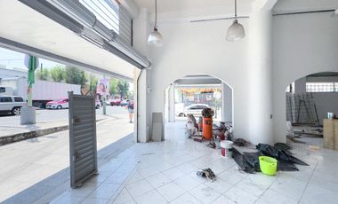RENTA DE LOCAL COMERCIAL EN EJE CENTRAL LAZARO CARDENAS EN ESQUINA
