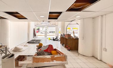 RENTA DE LOCAL COMERCIAL EN EJE CENTRAL LAZARO CARDENAS EN ESQUINA
