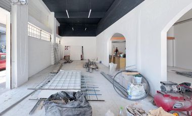RENTA DE LOCAL COMERCIAL EN EJE CENTRAL LAZARO CARDENAS EN ESQUINA