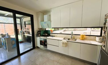 Casa 5 ambientes en venta, Santa maria de los oliv