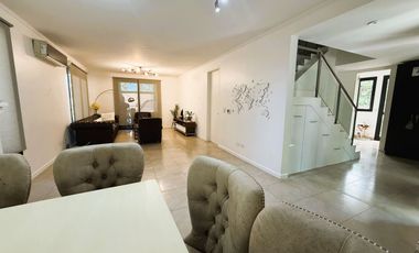 Casa 5 ambientes en venta, Santa maria de los oliv