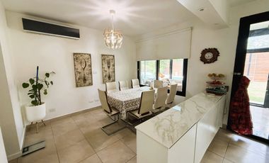Casa 5 ambientes en venta, Santa maria de los oliv