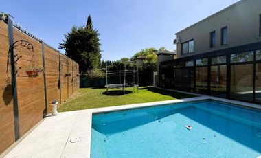 Casa 5 ambientes en venta, Santa maria de los oliv