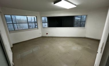 Edificio Comercial cerca de Cintermex