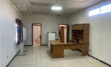 Local para oficinas en RENTA, en Av principal  en Col  San Felipe