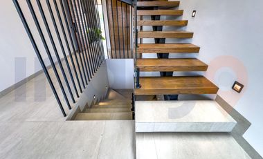 Casa amueblada en Renta en  Altozano en condominio Roca