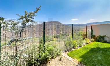 Casa amueblada en Renta en  Altozano en condominio Roca