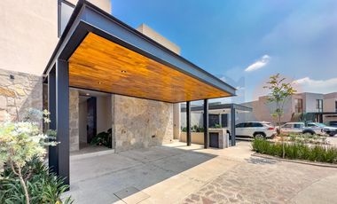 Casa amueblada en Renta en  Altozano en condominio Roca