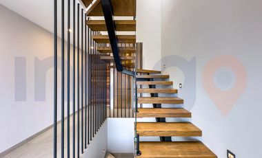 Casa amueblada en Renta en  Altozano en condominio Roca