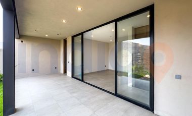 Casa amueblada en Renta en  Altozano en condominio Roca