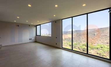 Casa amueblada en Renta en  Altozano en condominio Roca