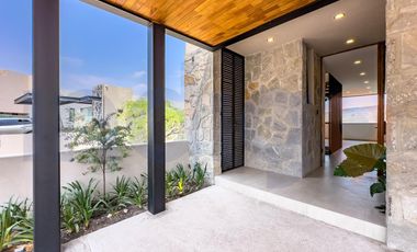 Casa amueblada en Renta en  Altozano en condominio Roca