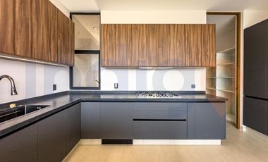 Casa amueblada en Renta en  Altozano en condominio Roca