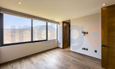 Casa amueblada en Renta en  Altozano en condominio Roca