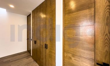 Casa amueblada en Renta en  Altozano en condominio Roca