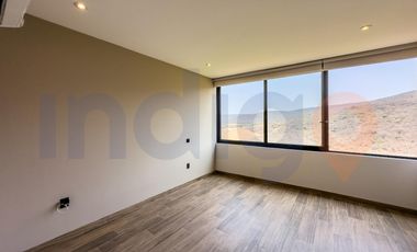 Casa amueblada en Renta en  Altozano en condominio Roca