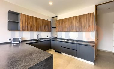 Casa amueblada en Renta en  Altozano en condominio Roca