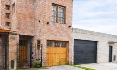 Venta Casa en Ph 3 dormitorios con patio y cochera