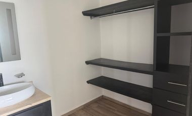 LOMAS RESIDENCIAL, Casa en RENTA con sala de TV, 3 recamaras con baño y cuarto de servicio