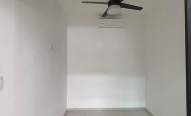 LOMAS RESIDENCIAL, Casa en RENTA con sala de TV, 3 recamaras con baño y cuarto de servicio