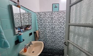 VENTA PH TIPO CASA AL FRENTE 2AMB QUILMES