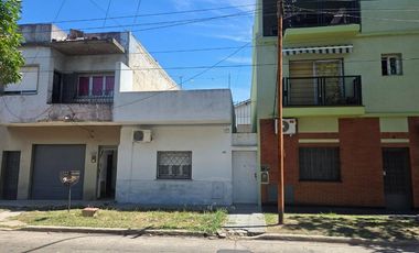 VENTA PH TIPO CASA AL FRENTE 2AMB QUILMES
