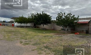 TERRENO EN RENTA BARDEADO EN AVENIDA PALESTINA CON OFICINA Y BODEGA IDEAL PARA MAQUINARIA