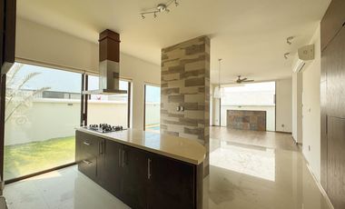 CASA CON ALBERCA EN RENTA EN PUNTA TIBURON