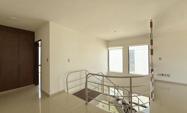 CASA CON ALBERCA EN RENTA EN PUNTA TIBURON