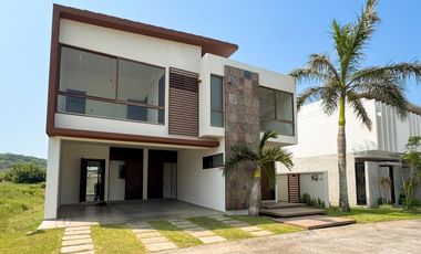 CASA CON ALBERCA EN RENTA EN PUNTA TIBURON