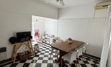 VENTA CASA 2 DORMITORIOS - ZONA CENTRO