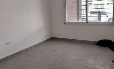 ALQUILER CASA 2 HABITACIONES UNIVERSITARIO DE HORI