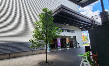 Local en Renta en Centro Comercial Andador en Avenida principal mucha afluencia