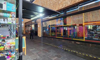 Local en Renta en Centro Comercial Andador en Avenida principal mucha afluencia