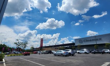 Local en Renta en Centro Comercial Andador en Avenida principal mucha afluencia