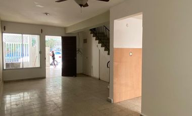 FRACC. REFORMA, Casa en RENTA de 3 recamaras y 1.5 baño