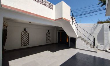 VENTA Casa 4 Amb, cochera y terraza. Villa Adelina