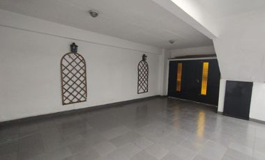 VENTA Casa 4 Amb, cochera y terraza. Villa Adelina