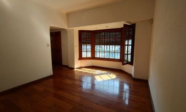 VENTA Casa 4 Amb, cochera y terraza. Villa Adelina