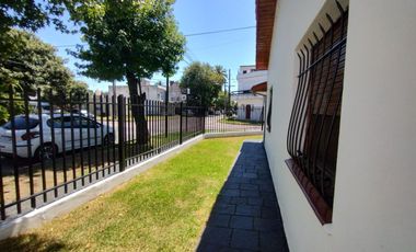 VENTA Casa 4 Amb, cochera y terraza. Villa Adelina
