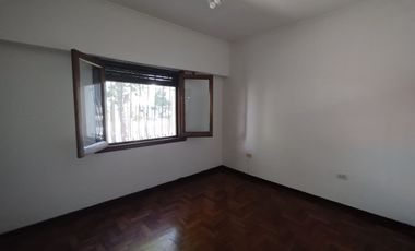 VENTA Casa 4 Amb, cochera y terraza. Villa Adelina