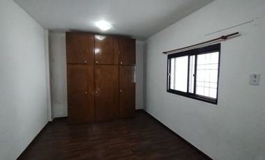 VENTA Casa 4 Amb, cochera y terraza. Villa Adelina