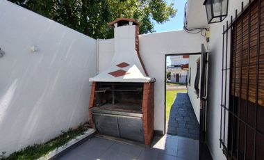 VENTA Casa 4 Amb, cochera y terraza. Villa Adelina
