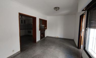 VENTA Casa 4 Amb, cochera y terraza. Villa Adelina