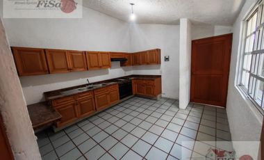 CASA EN RENTA SAN SERAFIN