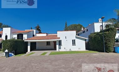 CASA EN RENTA SAN SERAFIN