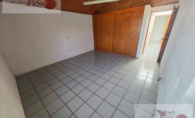 CASA EN RENTA SAN SERAFIN