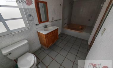 CASA EN RENTA SAN SERAFIN