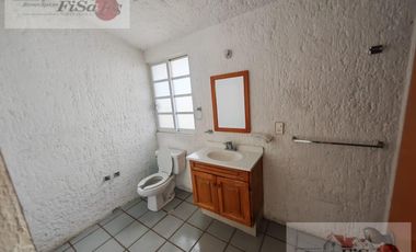 CASA EN RENTA SAN SERAFIN