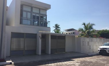 Fracc. El Estero, Casa en RENTA amueblada con ALBERCA, MUELLE Y ACCCESO A CANAL